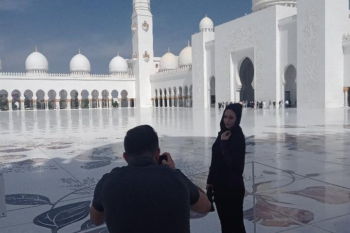 From Abu Dhabi hotels Private Abu-Dhabi 8 Hours with Car and Driver - Photo 1 of 9